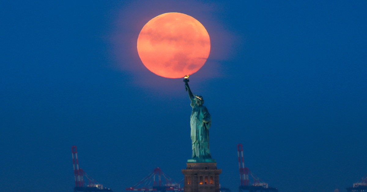 “Supermoon eclipse” will be visible across North America on Tuesday