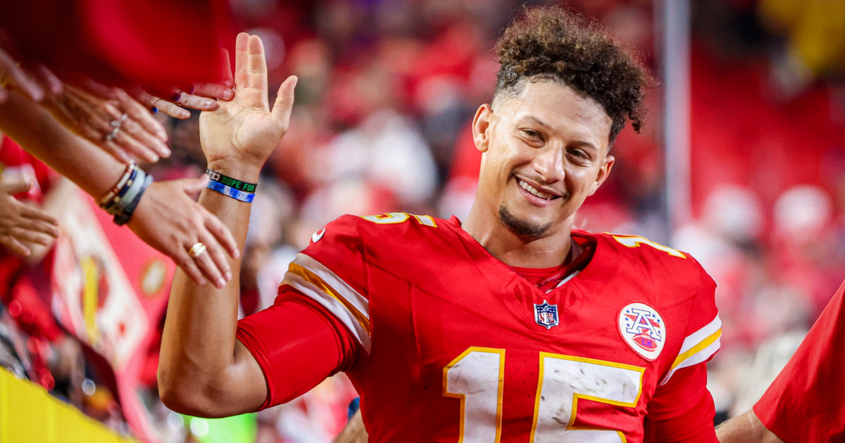 Patrick Mahomes won’t endorse a presidential candidate after Trump praises Brittany Mahomes