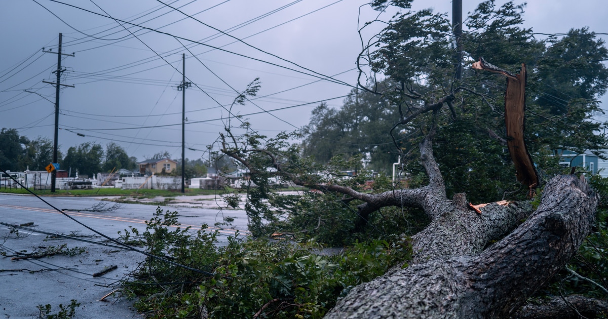 400,000 people without power after heavy rains and winds on the Gulf Coast