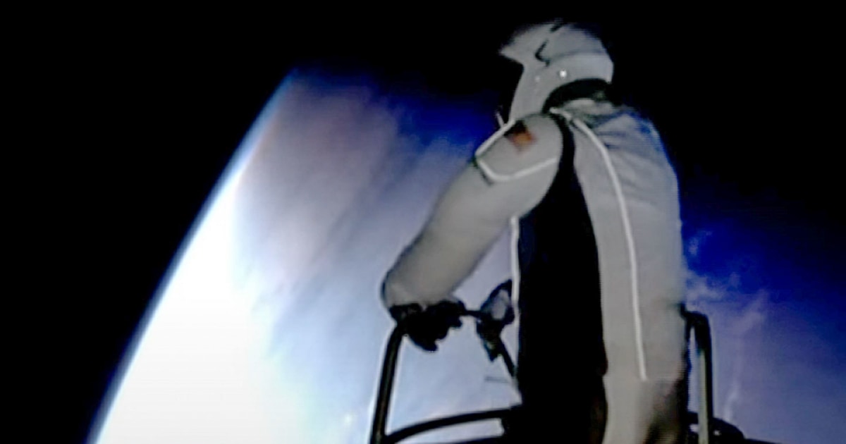 Billionaire undertakes first civilian spacewalk and big moments from the VMAs: Morning Rundown