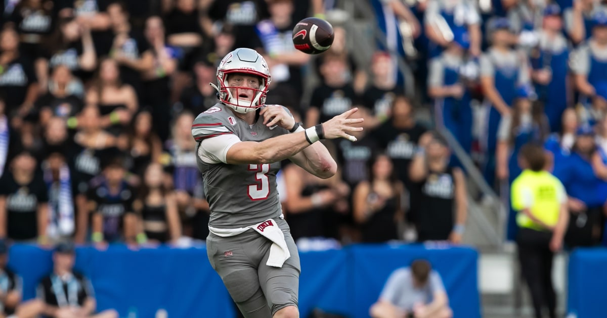 UNLV quarterback quits, claims his 'commitments' were not met in what could be the first in-season salary dispute in college football