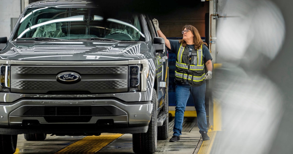 Ford’s third-quarter sales up 0.7% as GM overtakes it in EVs