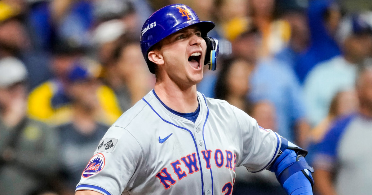 The Mets advance to the playoffs with a 4-2 win over the Brewers after a 9th inning rally