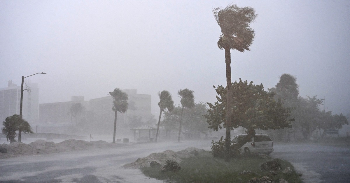 Monster storm makes landfall near Siesta Key, Florida