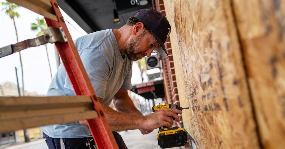 Hurricane Milton live updates: Florida makes last-minute prep before landfall