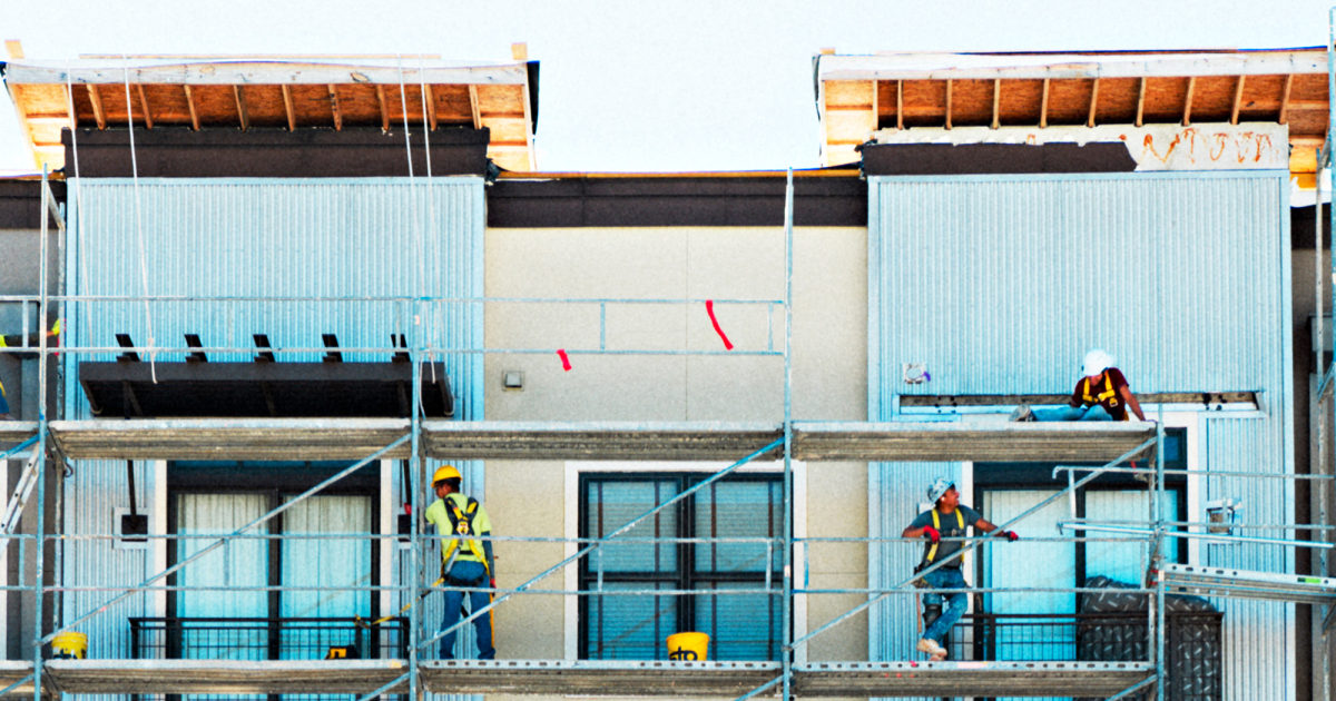 Por qué las deportaciones masivas que promete Trump dispararían el