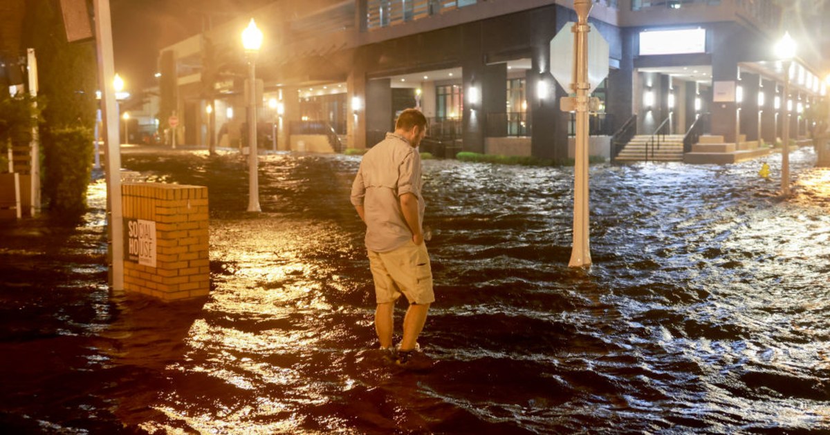 El huracán Milton golpea el centro de Florida con fuerte lluvias y deja