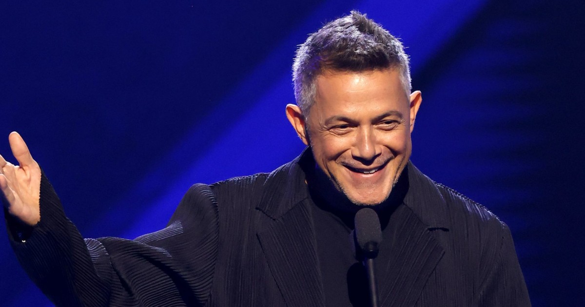 Alejandro Sanz recibe el Premio Billboard Trayectoria Artística 2024