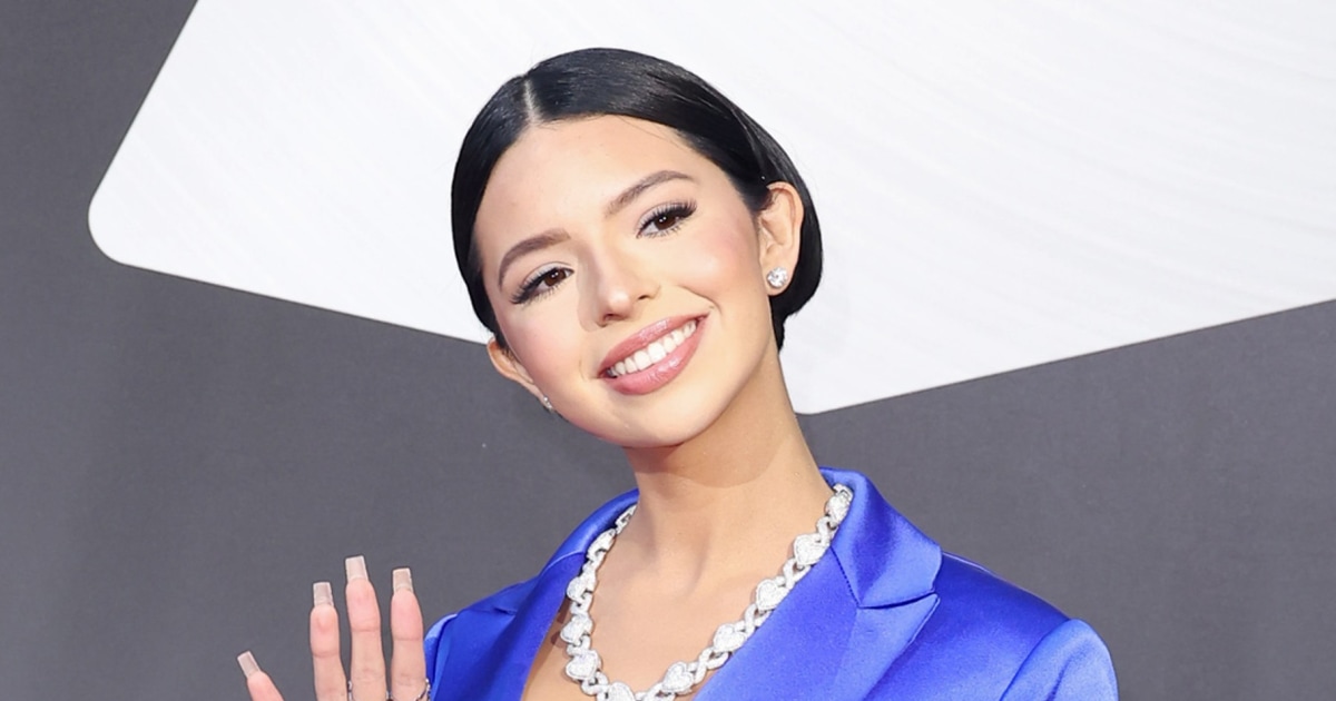 Ngela Aguilar Ángela Aguilar celebra sus 21 años con foto inédita de su niñez