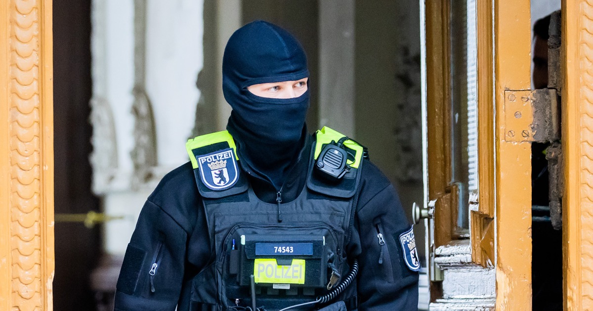 German Police Arrest 8 Suspected Members Of A Far-right Militant Group