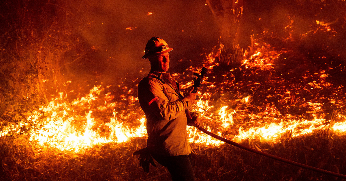 Fast-moving wildfire prompts closures at Southern California colleges