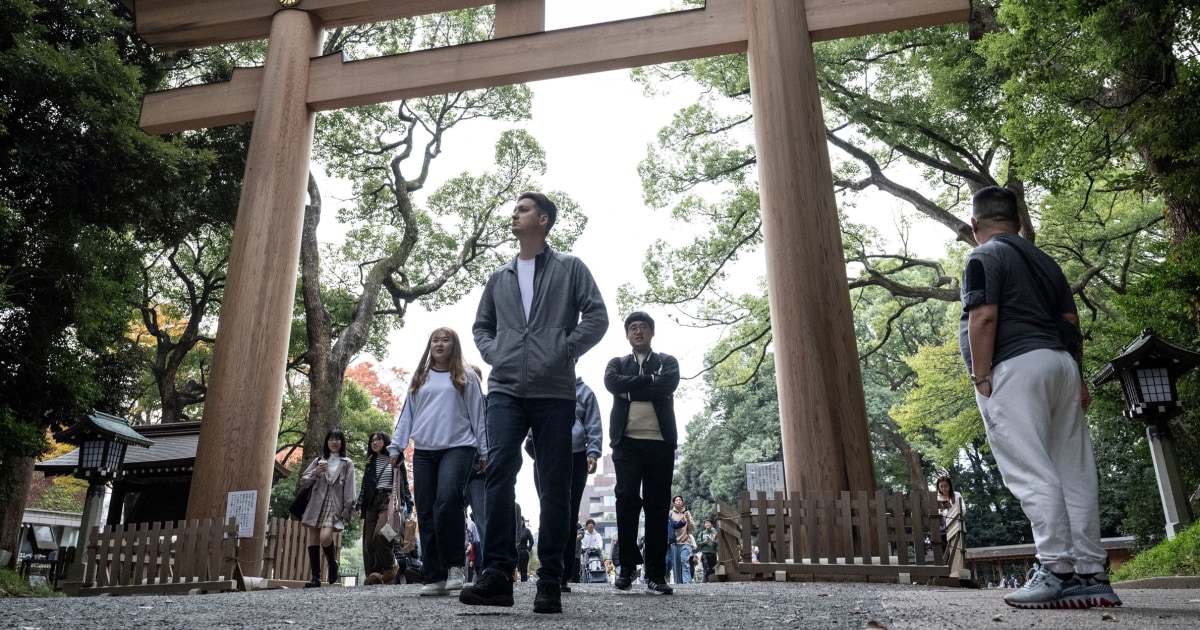 American tourist arrested in Japan for allegedly defacing shrine gate