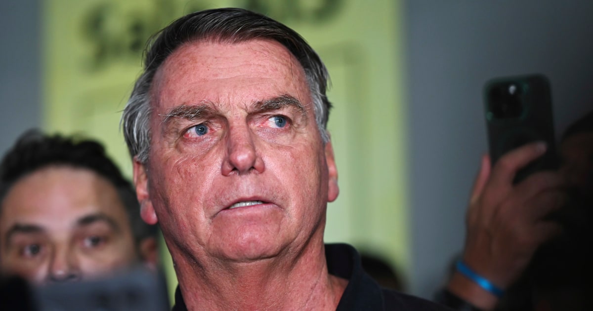 Dozens of audios expose high-ranking Brazilian officials harassed Bolsonaro to level a coup