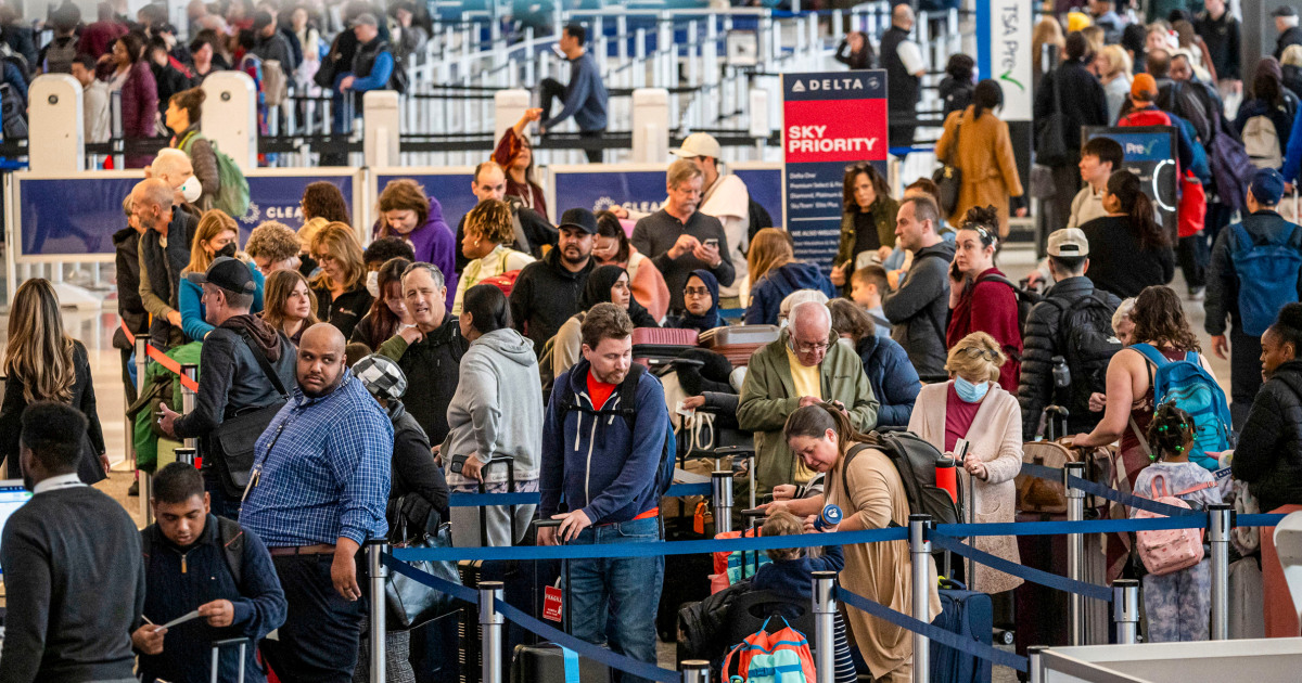 Thanksgiving Day storm batters Northeast with rain and snow, delaying travel