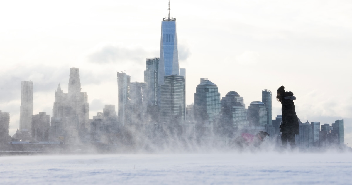 Snow moves out of NYC and D.C., as white Christmas remains unlikely