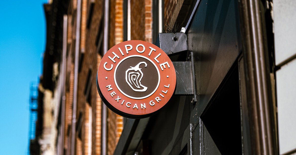 Chipotle says it’s raising prices 2% in response to inflation