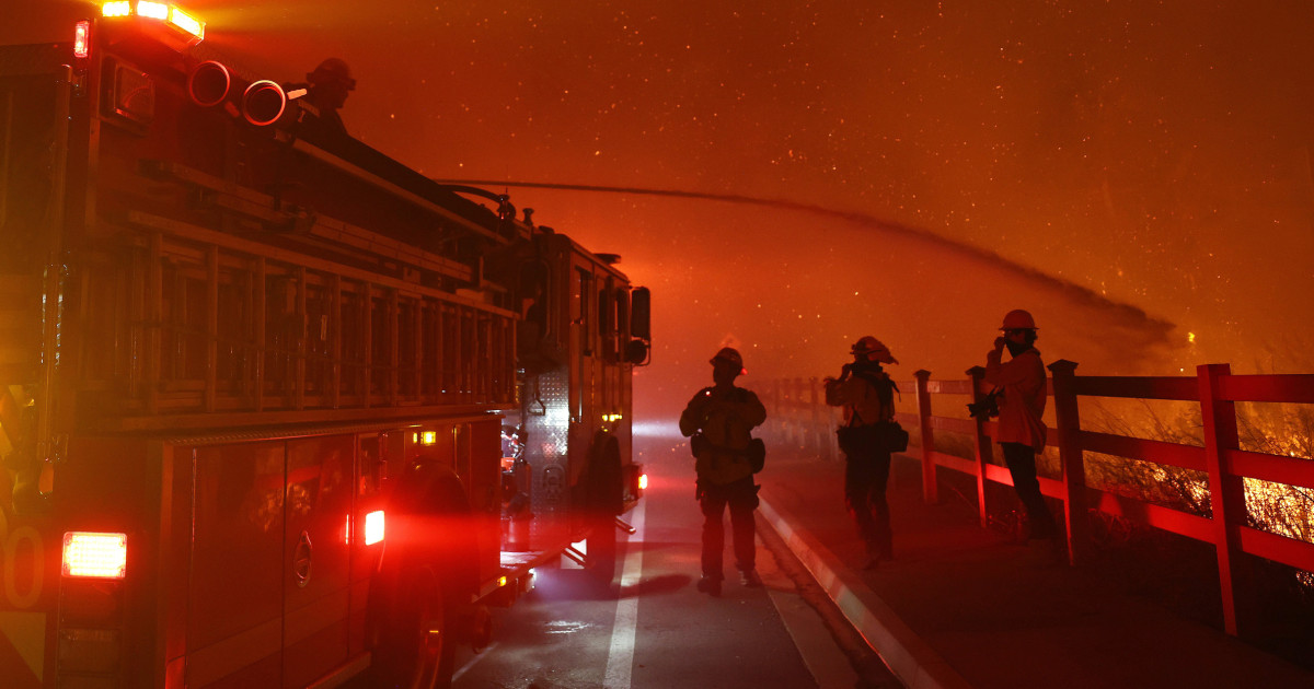 Malibu fire explodes overnight, prompting evacuations