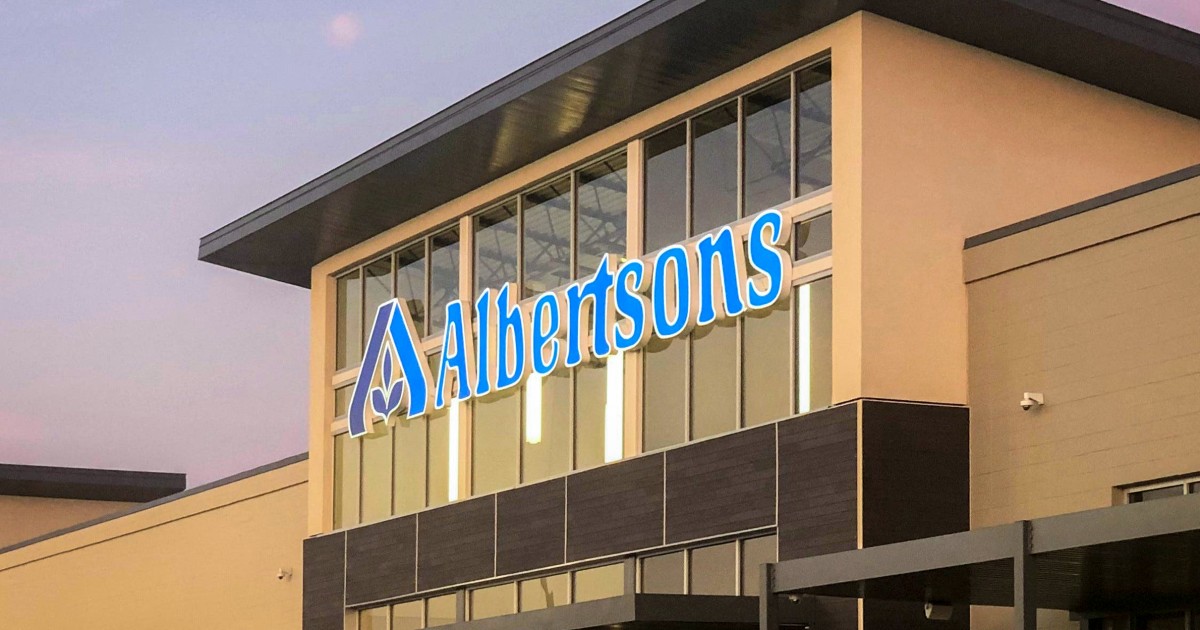 Albertsons sues Kroger after judge rules against grocery merger