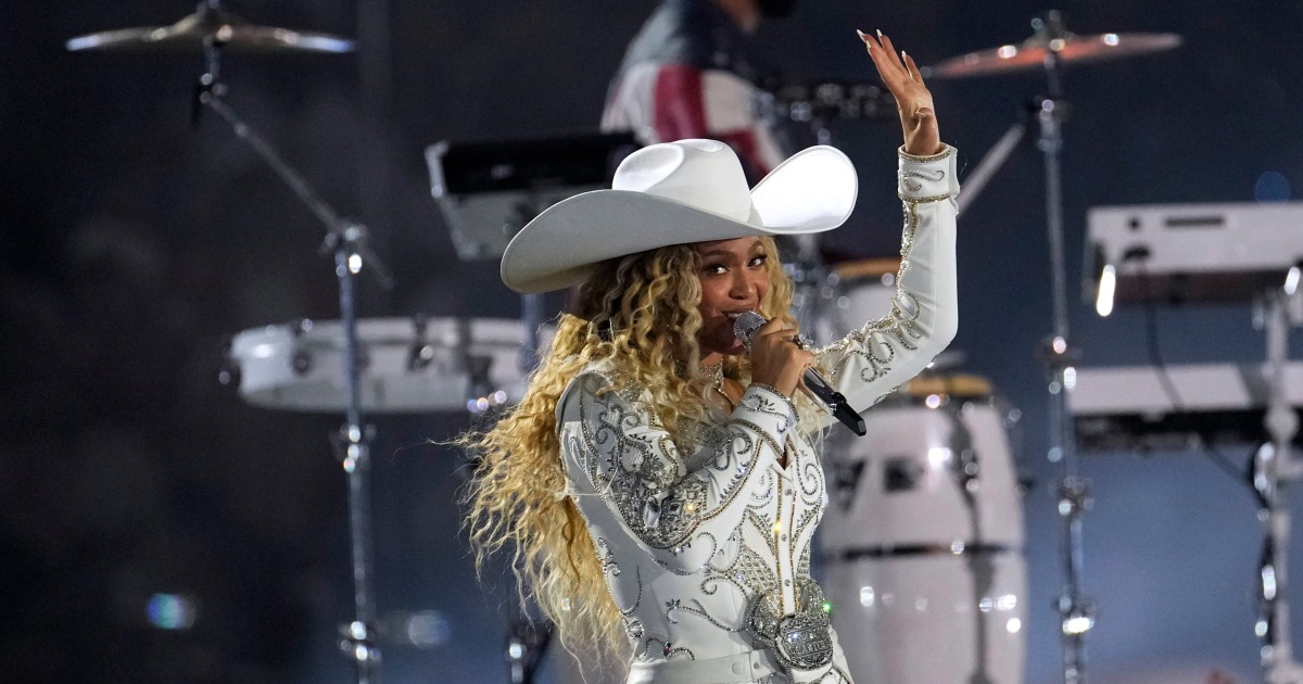 Beyoncé performs ‘Cowboy Carter’ hits throughout Christmas NFL halftime present on Netflix