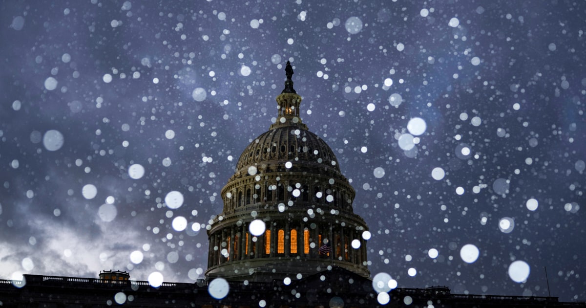 Live updates: Powerful winter storm threatens most of U.S. with heavy snow and crippling ice