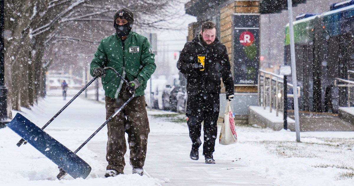 Winter storm live updates: Heavy snow and ice creates dire travel conditions for commuters