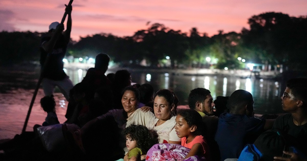 Biden extends time in U.S. for 800K Venezuelans and Salvadorans as Trump readies immigration crackdown