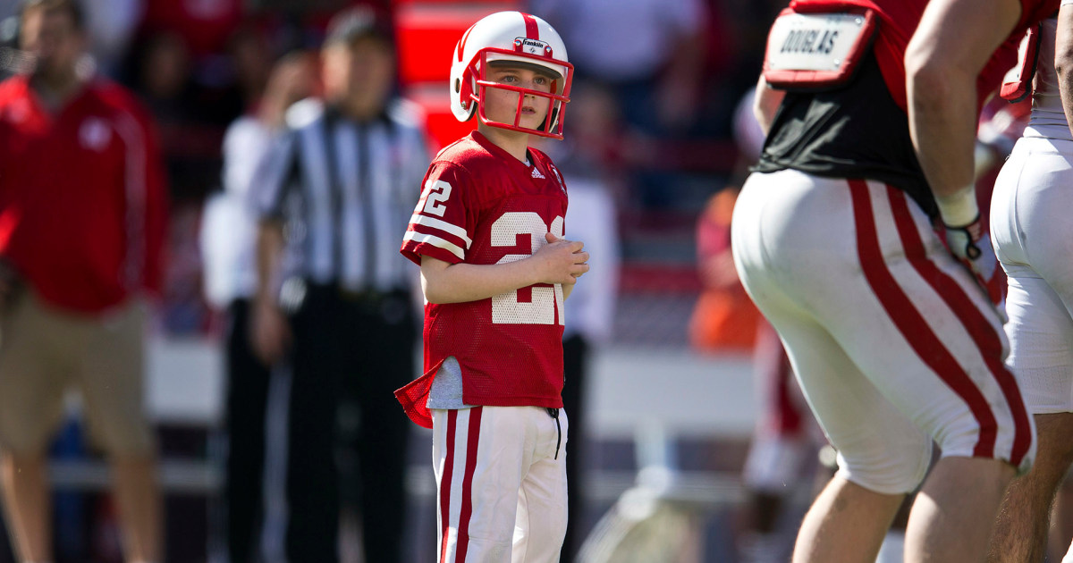 Young cancer patient who inspired millions with viral Nebraska football touchdown dies at 19