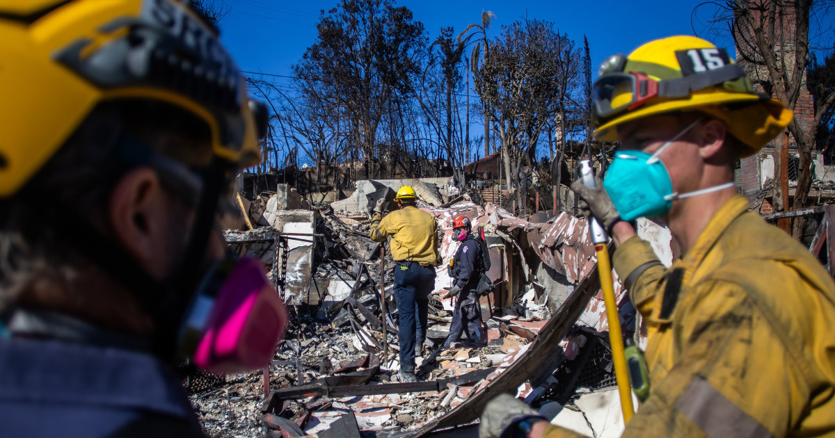 California wildfires live updates: Firefighters battle to contain blazes while thousands wait to return home