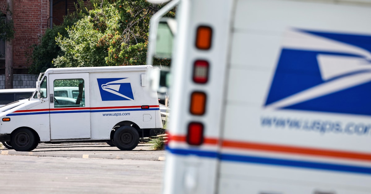 Former USPS Clerk Admits Stealing $100K in Sports Memorabilia