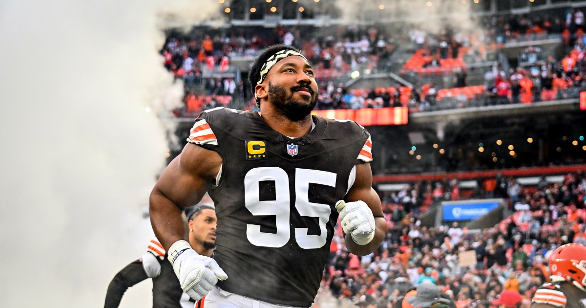 Browns star defensive end Myles Garrett requests trade