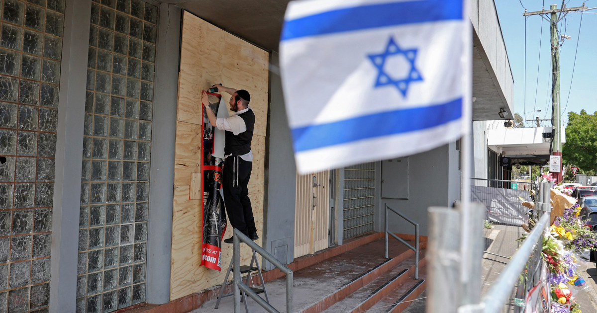 Explosives-filled caravan was planted by criminals to play on fears of antisemitic attacks, Australia police say