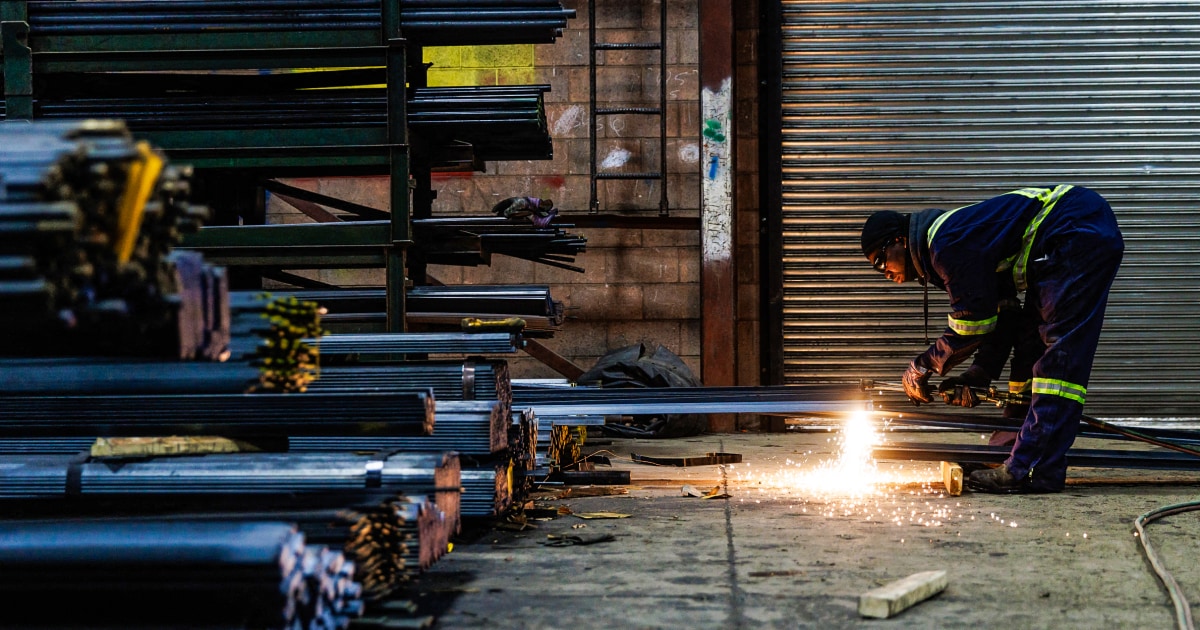 Canada hits U.S. with B in retaliatory tariffs as global trade war heats up Canada hits U.S. with B in retaliatory tariffs as global trade war heats up
