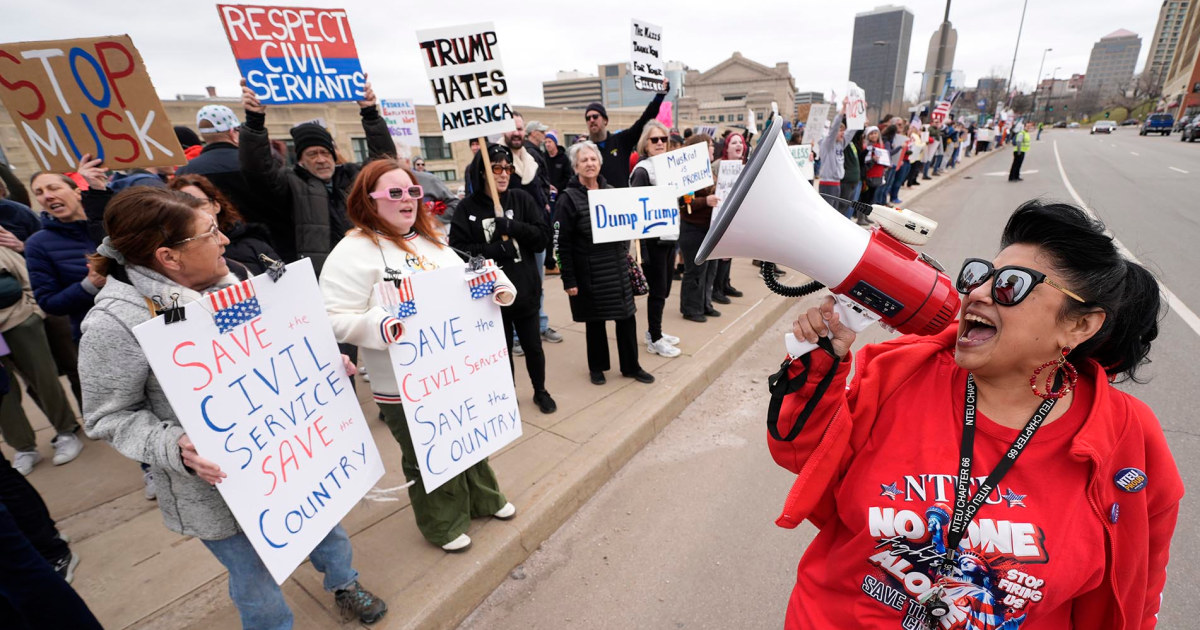 Trump scraps key Biden-era policy that increased minimum wage for federal contractors