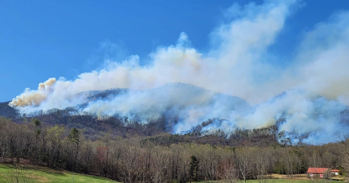 Wildfires continue to scorch Carolinas, burning homes and forcing evacuations