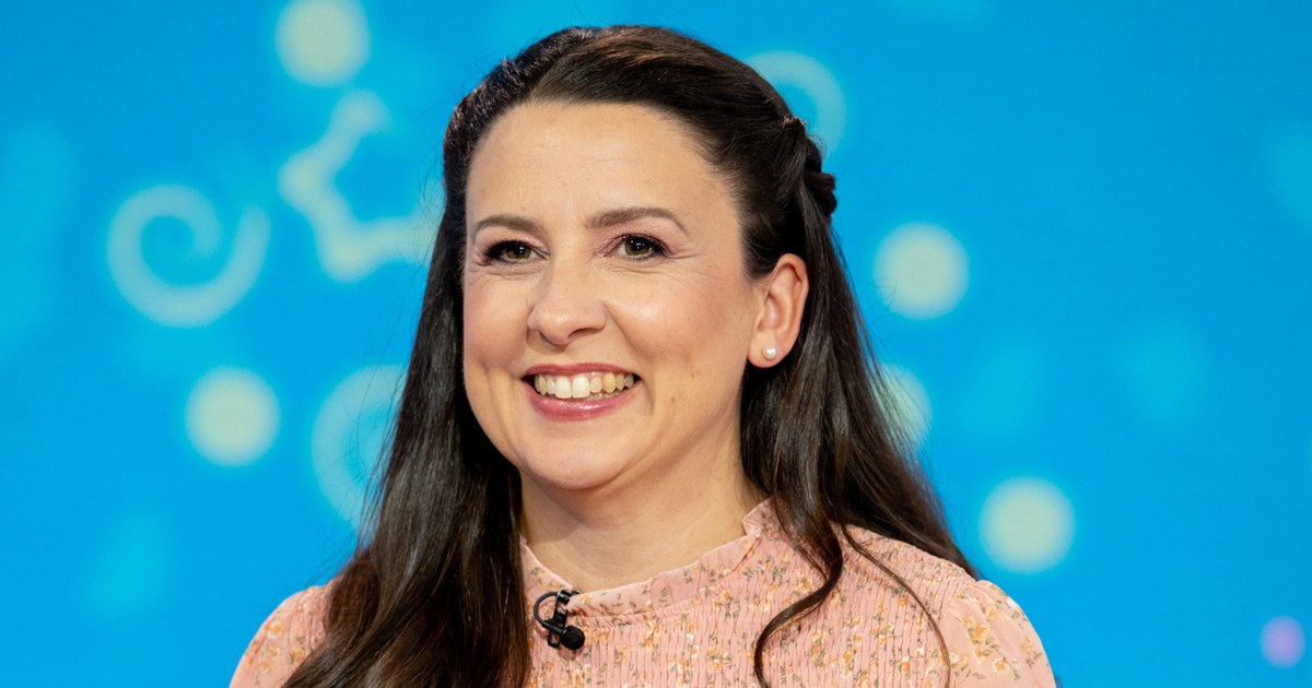 YouTuber Ms. Rachel Moved to Tears Over Mister Rogers Gift