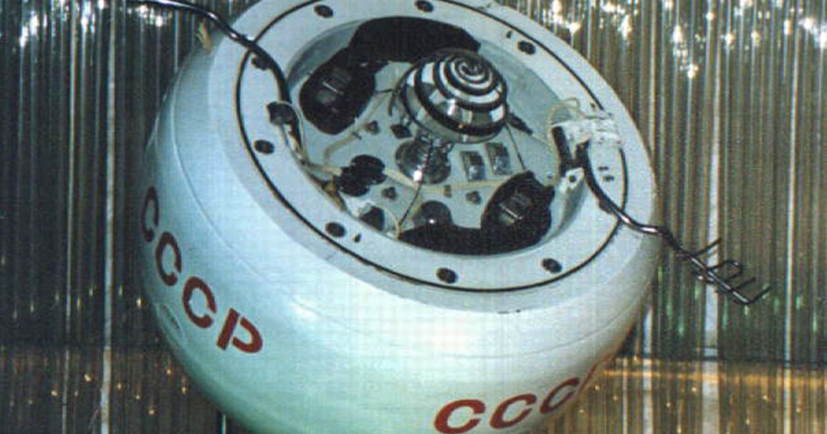 Soviet Kosmos 482 spacecraft crashes into an unknown website online on Earth