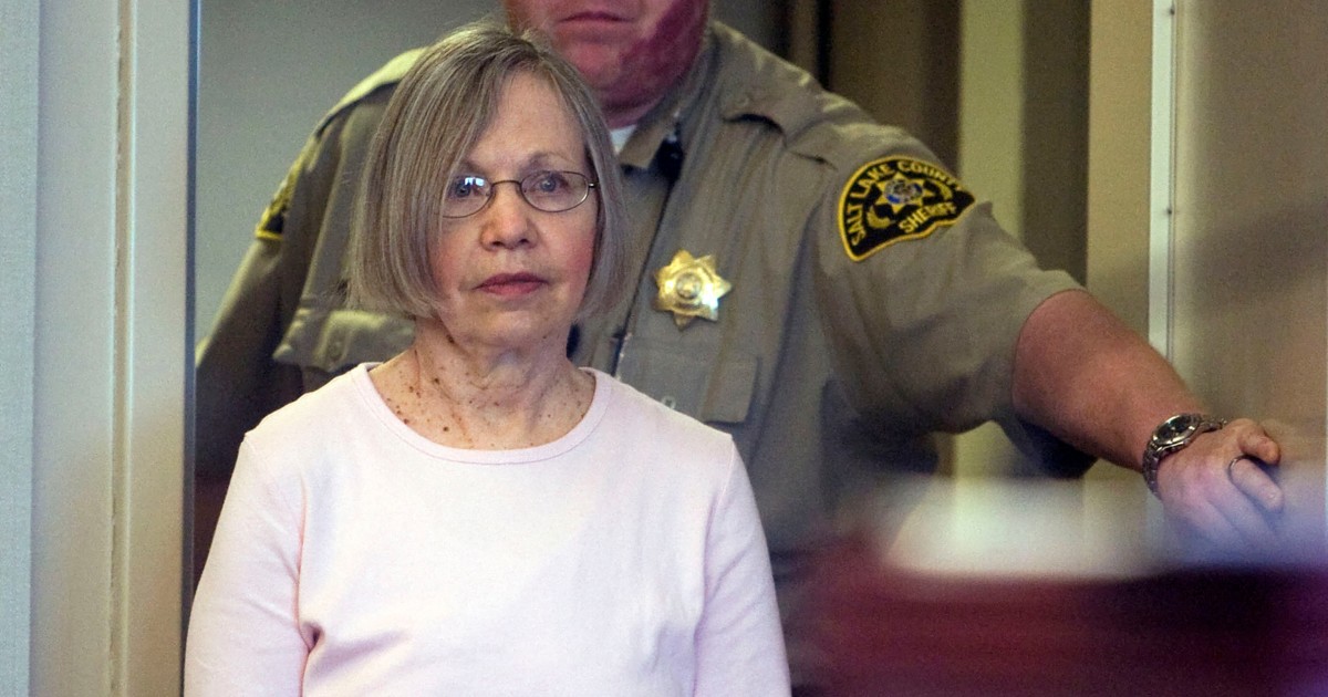 Woman who held Elizabeth Smart captive for months is arrested after visiting park