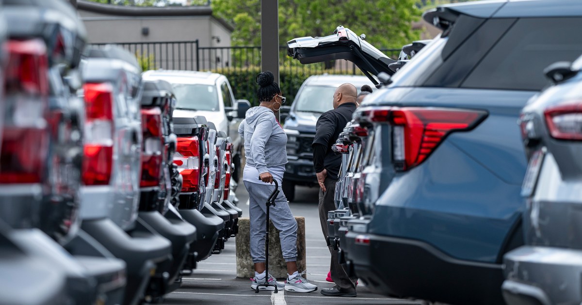 Car dealerships see thinner lots as auto tariffs sink in