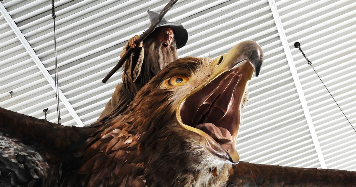 Hobbit-themed eagle sculptures to depart New Zealand airport