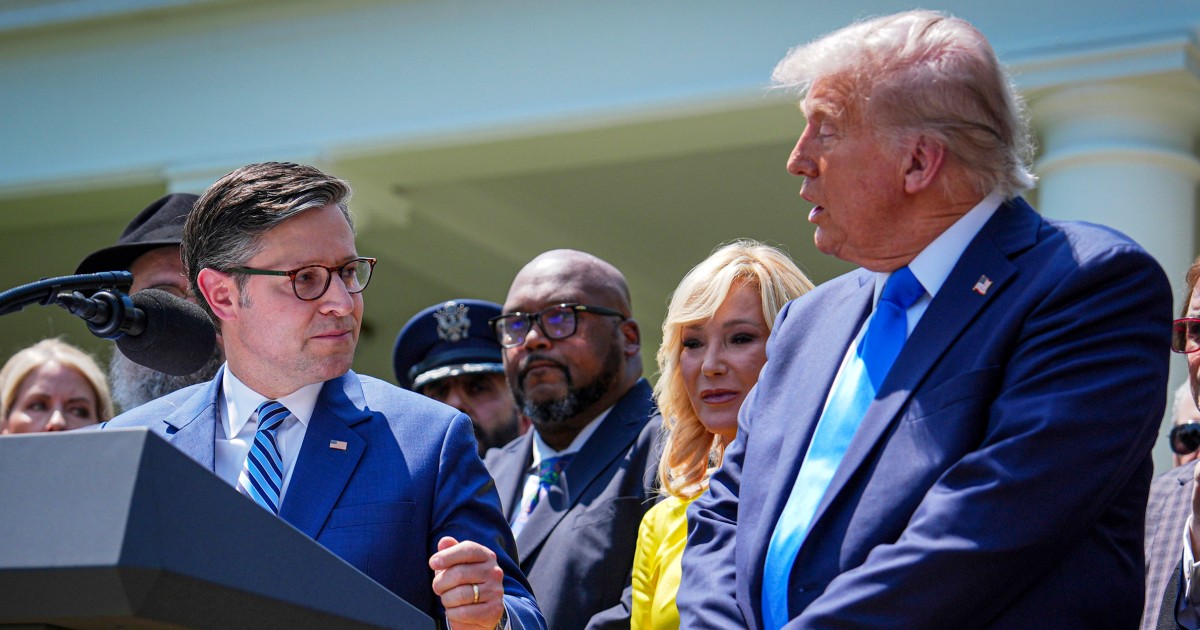 Trump insta al presidente Mike Johnson a aumentar los impuestos sobre los ricos, agregando nuevas arrugas a la factura republicana masiva