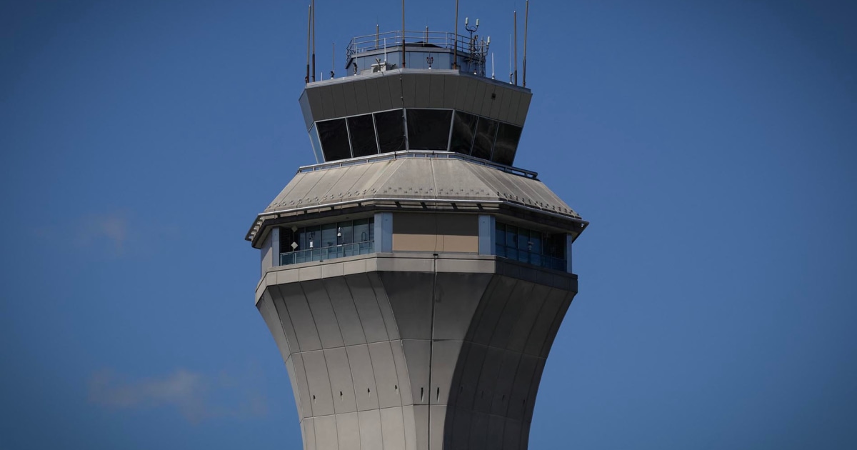 Pantallas de radar que sirven al Aeropuerto Internacional de Newark Liberty problemático se oscurecen brevemente