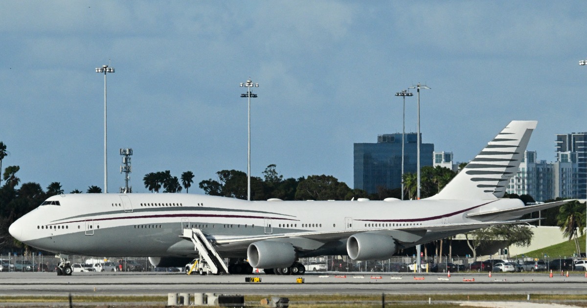 Turning Qatari 747 into Air Force One could cost $1 billion and take years, experts say
