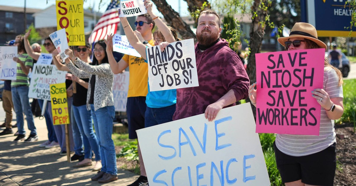 Judge orders restoration of jobs in health program for West Virginia coal miners