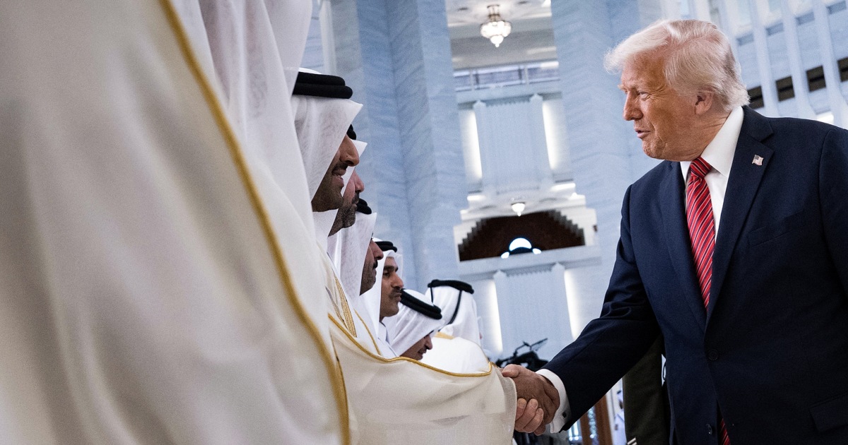 Perjalanan Terakhir Trump di Timur Tengah: Pertemuan di UEA dan Sidang Mahkamah Agung Soal Kewarganegaraan