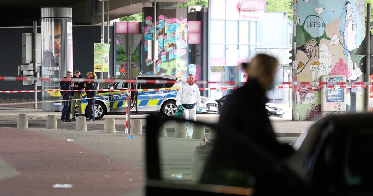 German police search for a man who attacked and injured at least 5 people outside a bar