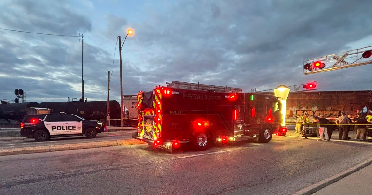 2 killed, at least 1 missing after train hits pedestrians in northern Ohio, officials say