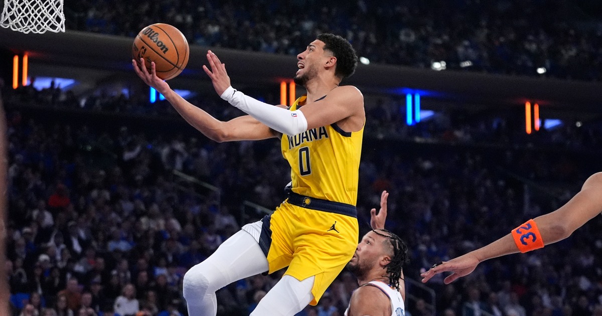 Knicks blow 14-point lead with 3 minutes left in regulation, lose in OT to Pacers in Game 1 of Eastern Conference finals