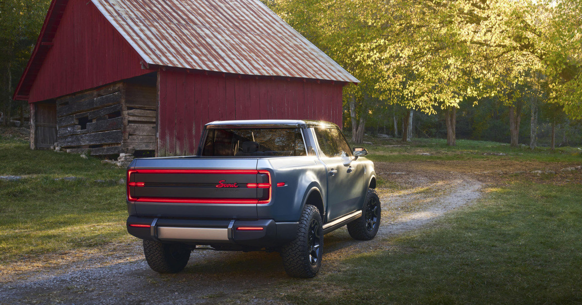 As EVs stumble, automakers are bringing back a kind of hybrid that promises long range