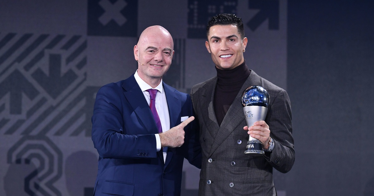 Gianni Infantino le abre la puerta a Cristiano Ronaldo para el Mundial