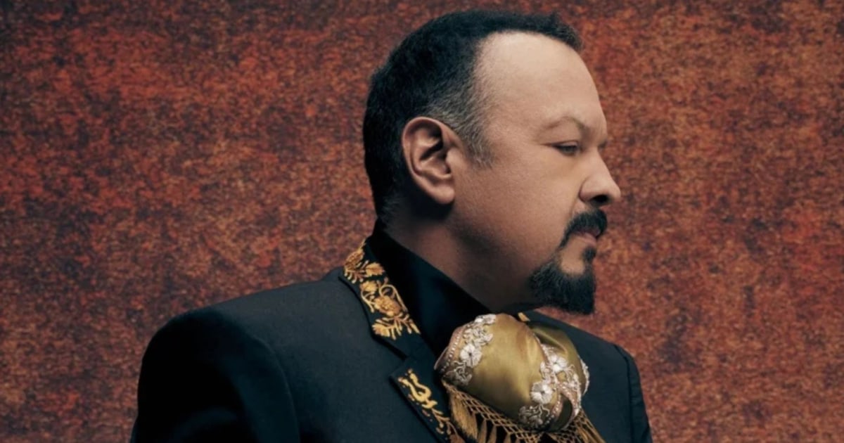 Pepe Aguilar saca el pecho por la música mexicana